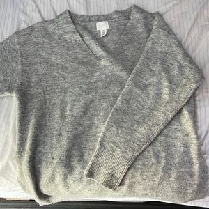 OVERSIZED GRAY SWEATER